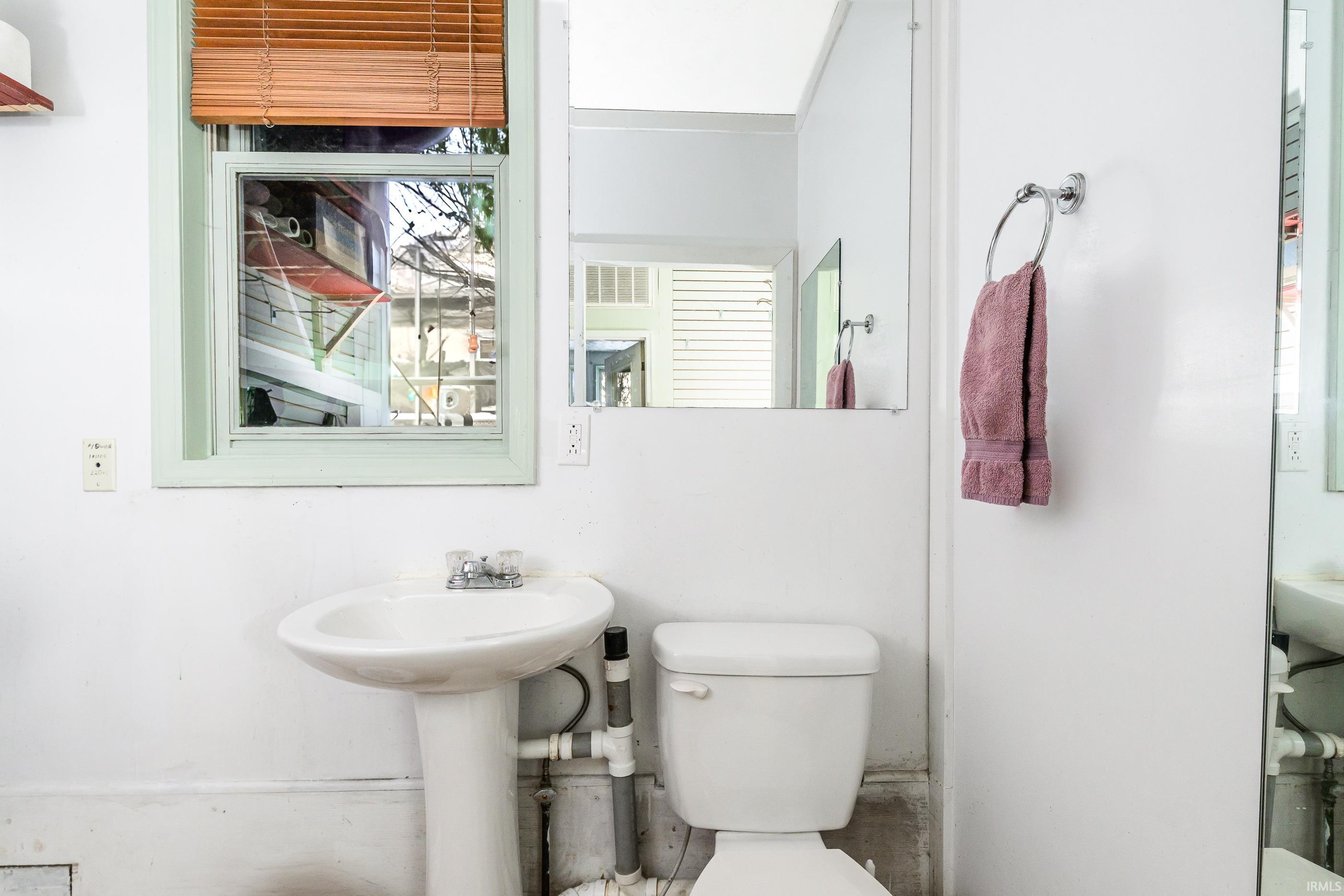 817 West 8th Street Bloomington, IN 47404 - Photo 34 of 36