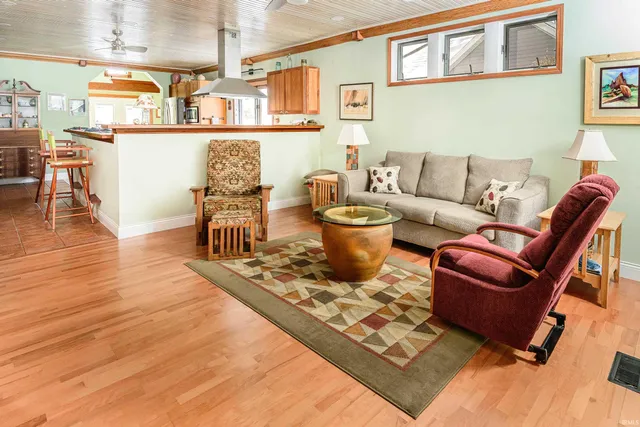 $425,000 | 817 West 8th Street, Bloomington, IN 47404