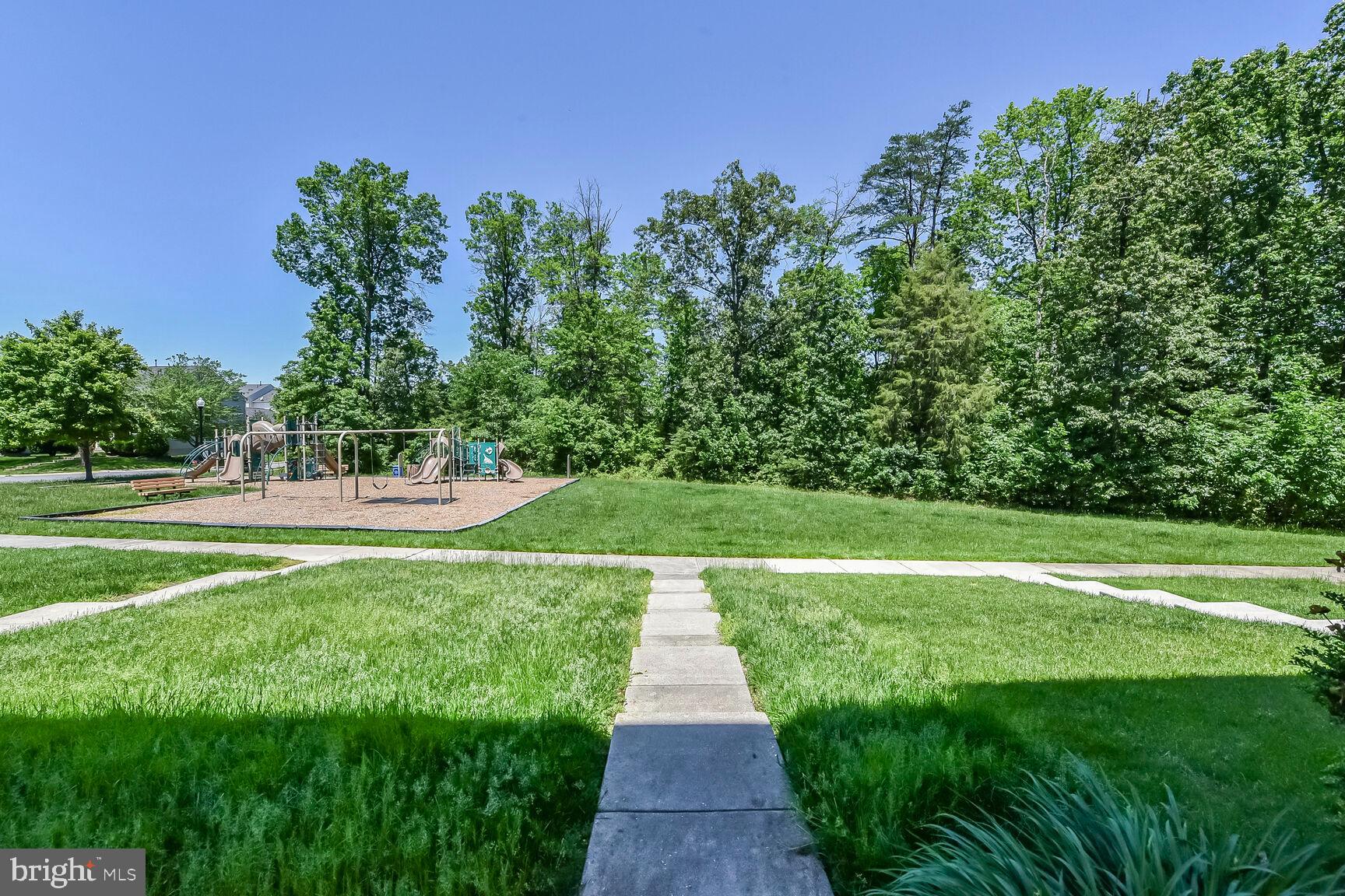 42952 Miltec Terrace Chantilly, VA 20152 - Photo 25 of 30 a view of a garden