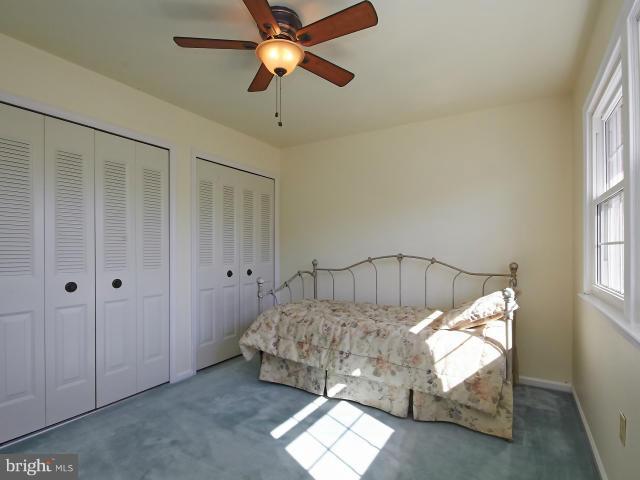 4082 Braxton Road Chantilly, VA 20151 - Photo 21 of 29 Bedroom
