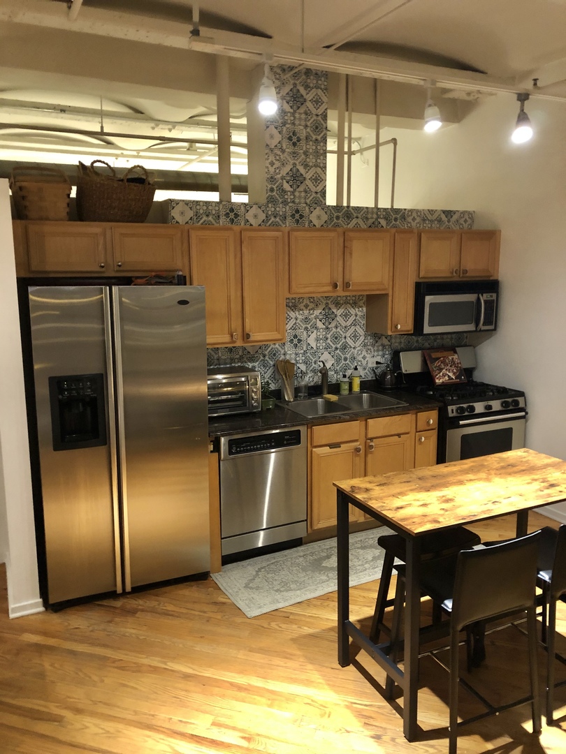 500 South Clinton Street, Unit 331 Chicago, IL 60607 - Photo 8 of 18