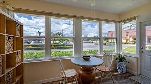 $1,800 | 5020 Brittany Drive South, Unit 125, St. Petersburg, FL 33715