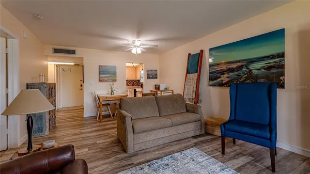 $1,800 | 5020 Brittany Drive South, Unit 125, St. Petersburg, FL 33715