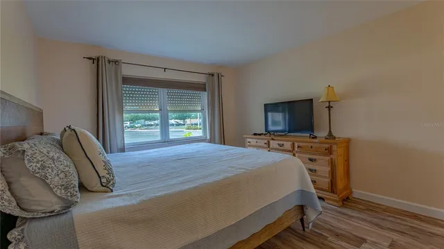 $1,800 | 5020 Brittany Drive South, Unit 125, St. Petersburg, FL 33715