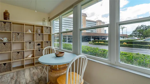 $1,800 | 5020 Brittany Drive South, Unit 125, St. Petersburg, FL 33715