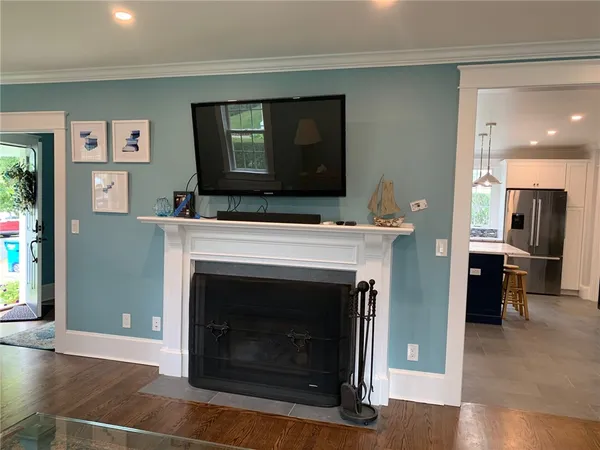 $4,500 | 86 Carroll Avenue, Newport, RI 02840