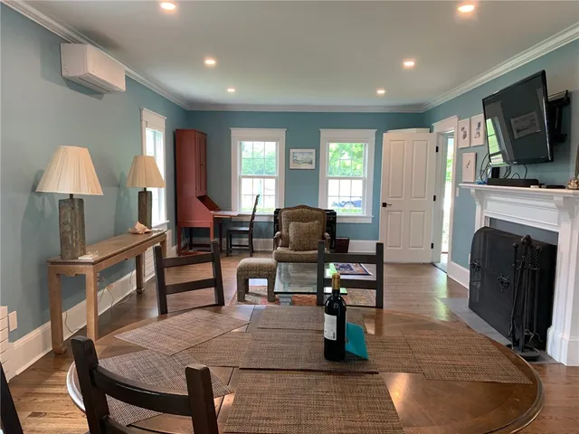 $4,500 | 86 Carroll Avenue, Newport, RI 02840