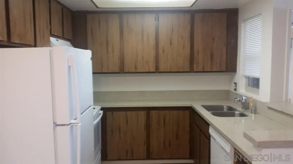 5962 Rancho Mission Road, Unit 219 San Diego, CA 92108 - Photo 5 of 18
