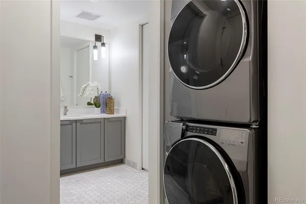 $2,750 | 1750 Wewatta Street, Unit 1307, Denver, CO 80202