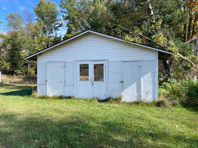 $250,000 | 19396 70th Avenue, Marion, MI 49665