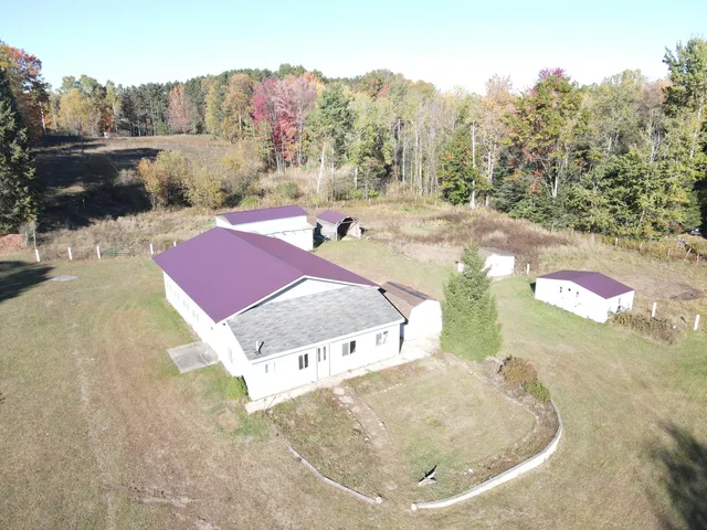 $250,000 | 19396 70th Avenue, Marion, MI 49665