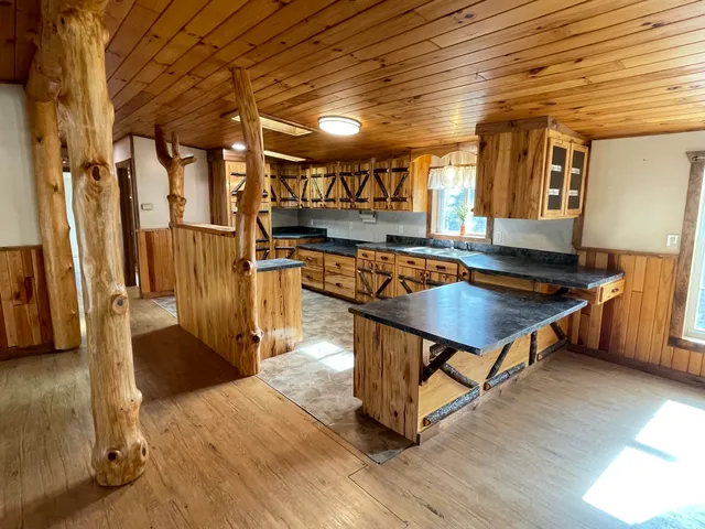 $250,000 | 19396 70th Avenue, Marion, MI 49665