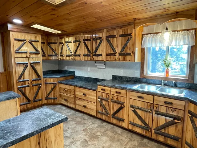 $250,000 | 19396 70th Avenue, Marion, MI 49665