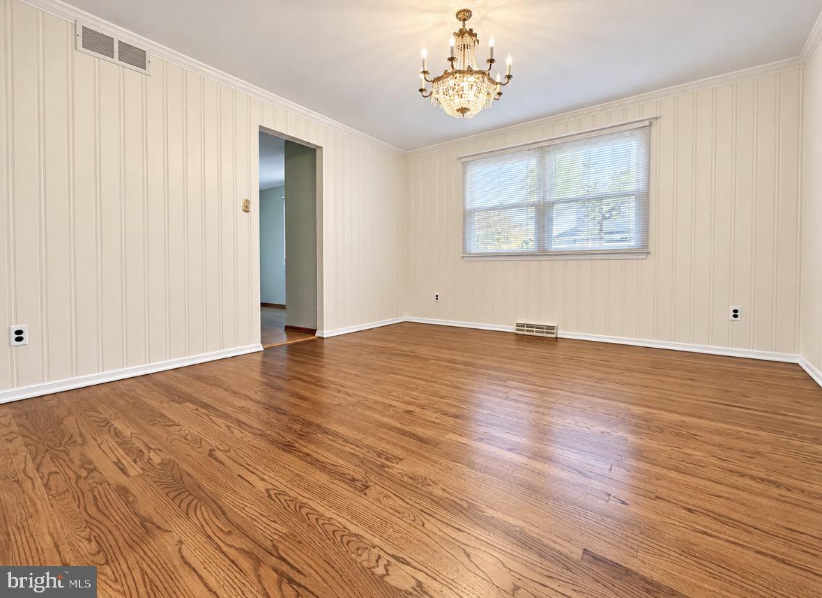 3 Stonebridge Road Cherry Hill, NJ 08003 - Photo 13 of 37 Dining Room