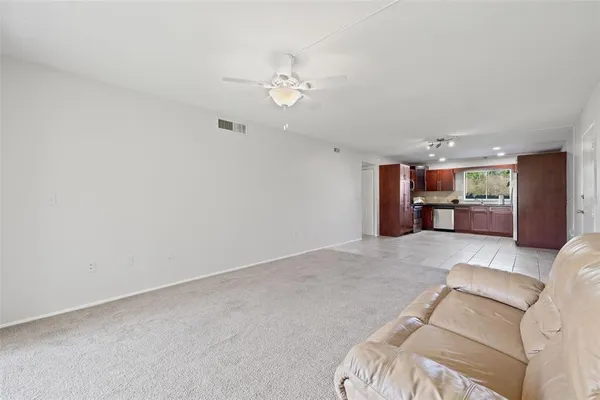 $1,850 | 8601 Huron Court, Unit 44, Tampa, FL 33614