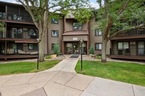 $179,000 | 7501 West 101st Street, Unit 310, Bloomington, MN 55438