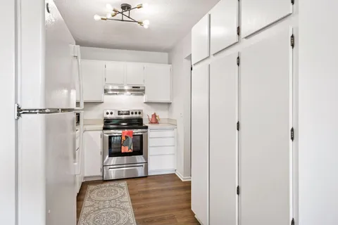 $179,000 | 7501 West 101st Street, Unit 310, Bloomington, MN 55438