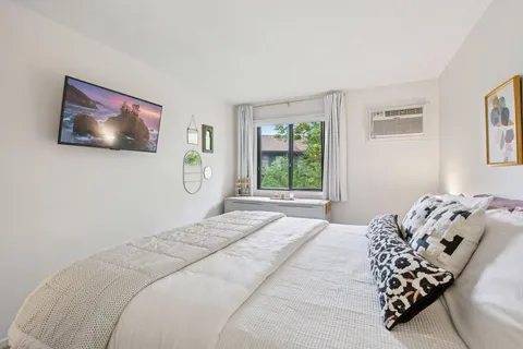 $179,000 | 7501 West 101st Street, Unit 310, Bloomington, MN 55438