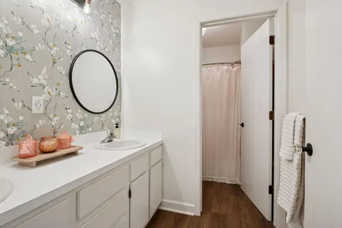 $179,000 | 7501 West 101st Street, Unit 310, Bloomington, MN 55438