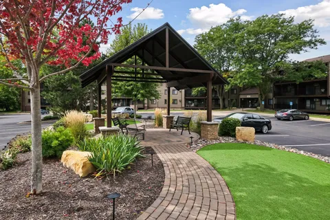 $179,000 | 7501 West 101st Street, Unit 310, Bloomington, MN 55438