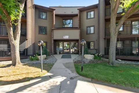 $179,000 | 7501 West 101st Street, Unit 310, Bloomington, MN 55438