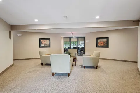 $179,000 | 7501 West 101st Street, Unit 310, Bloomington, MN 55438