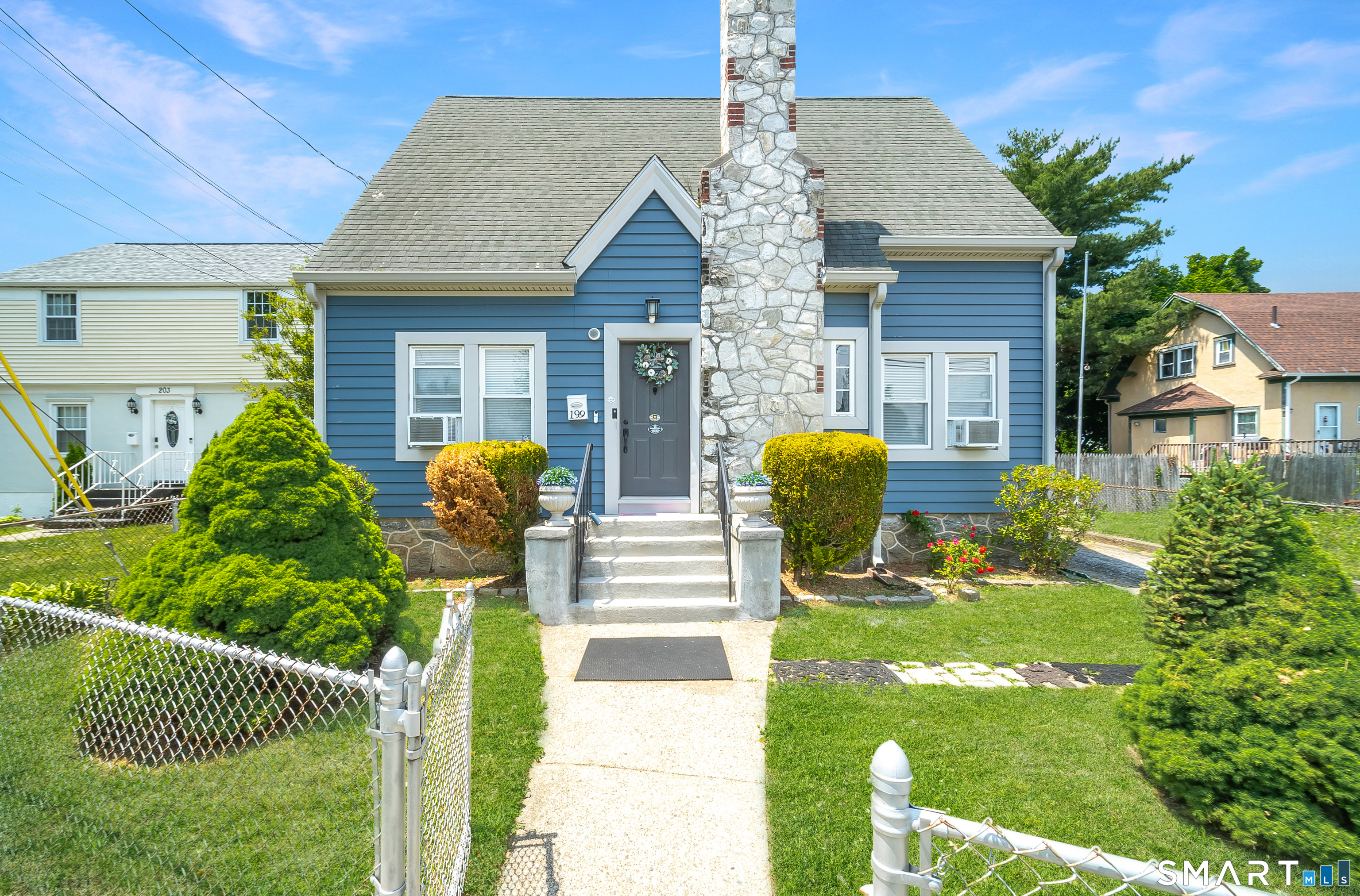 199 Woodend Road Stratford, CT 06615 - Photo 2 of 32