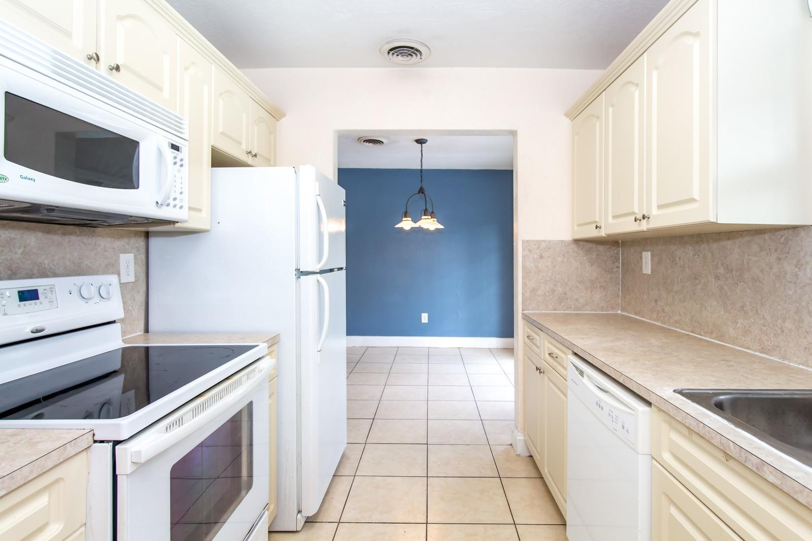 7150 Raleigh Street Hollywood, FL 33024 - Photo 7 of 36 Photo 7