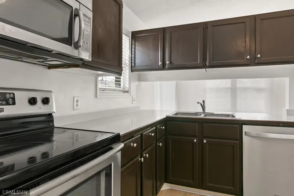 $214,900 | 5329 Highpointe Terrace, Bloomington, MN 55437