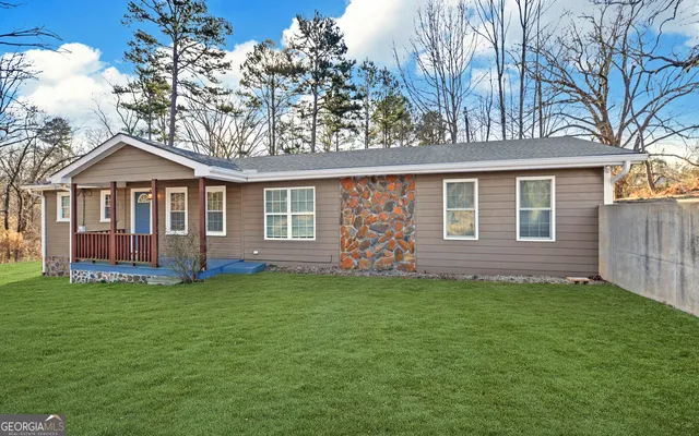 $250,000 | 297 East Leatherwood Road, Toccoa, GA 30577