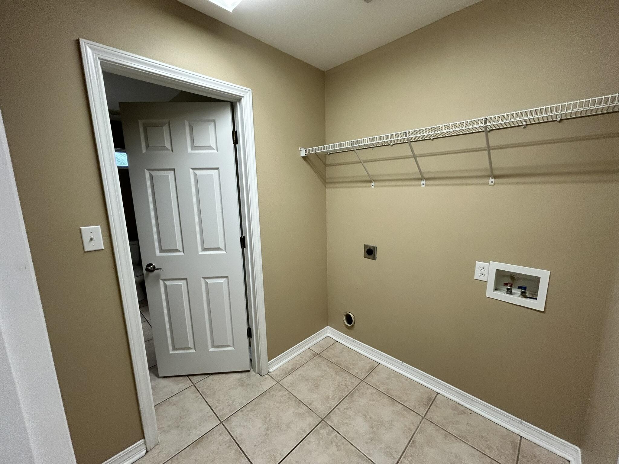 5819 Roberts Road Crestview, FL 32536 - Photo 6 of 15 a view of a small space