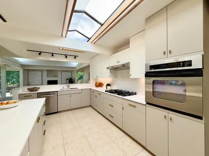 $3,290,000 | 40 Roxbury Lane, San Mateo, CA 94402