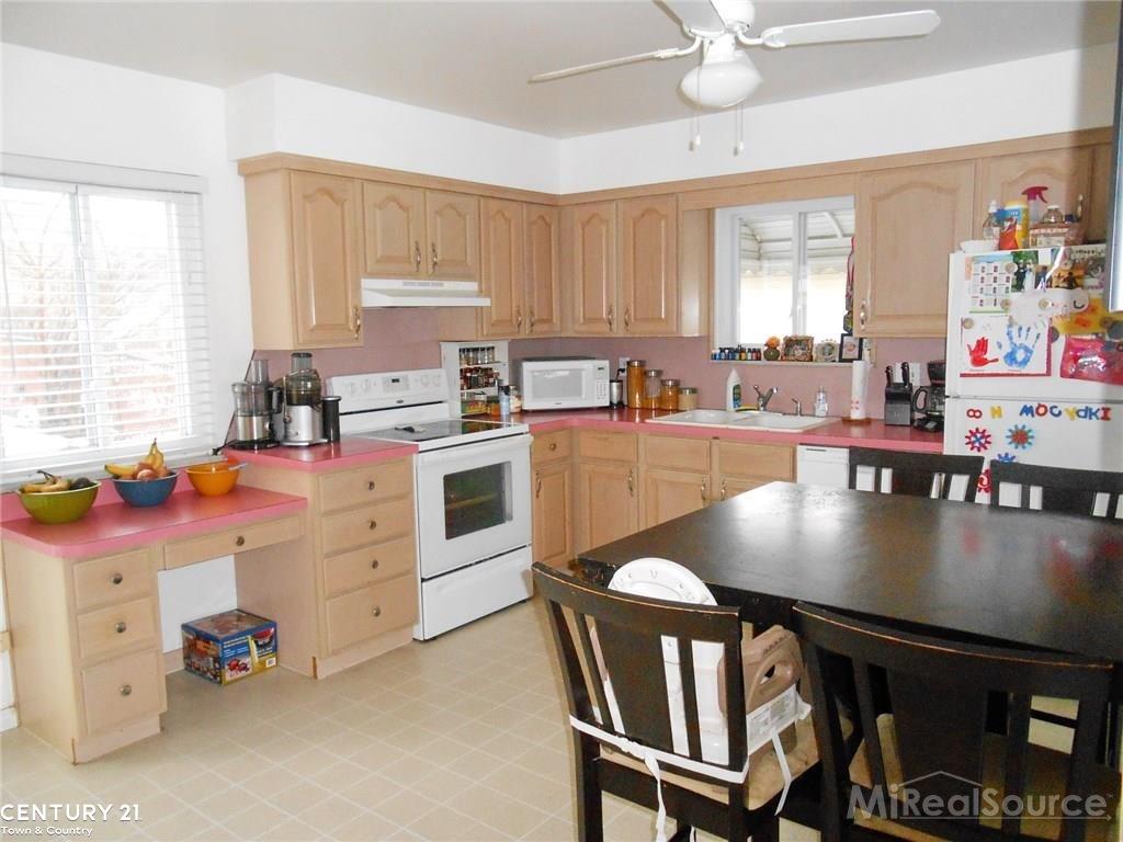 615 Parkdale Avenue Rochester, MI 48307 - Photo 8 of 29