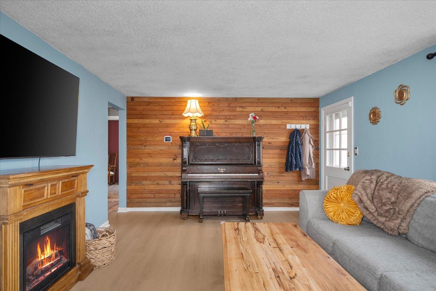 2307 West Rowan Avenue Spokane, WA 99205 - Photo 2 of 21