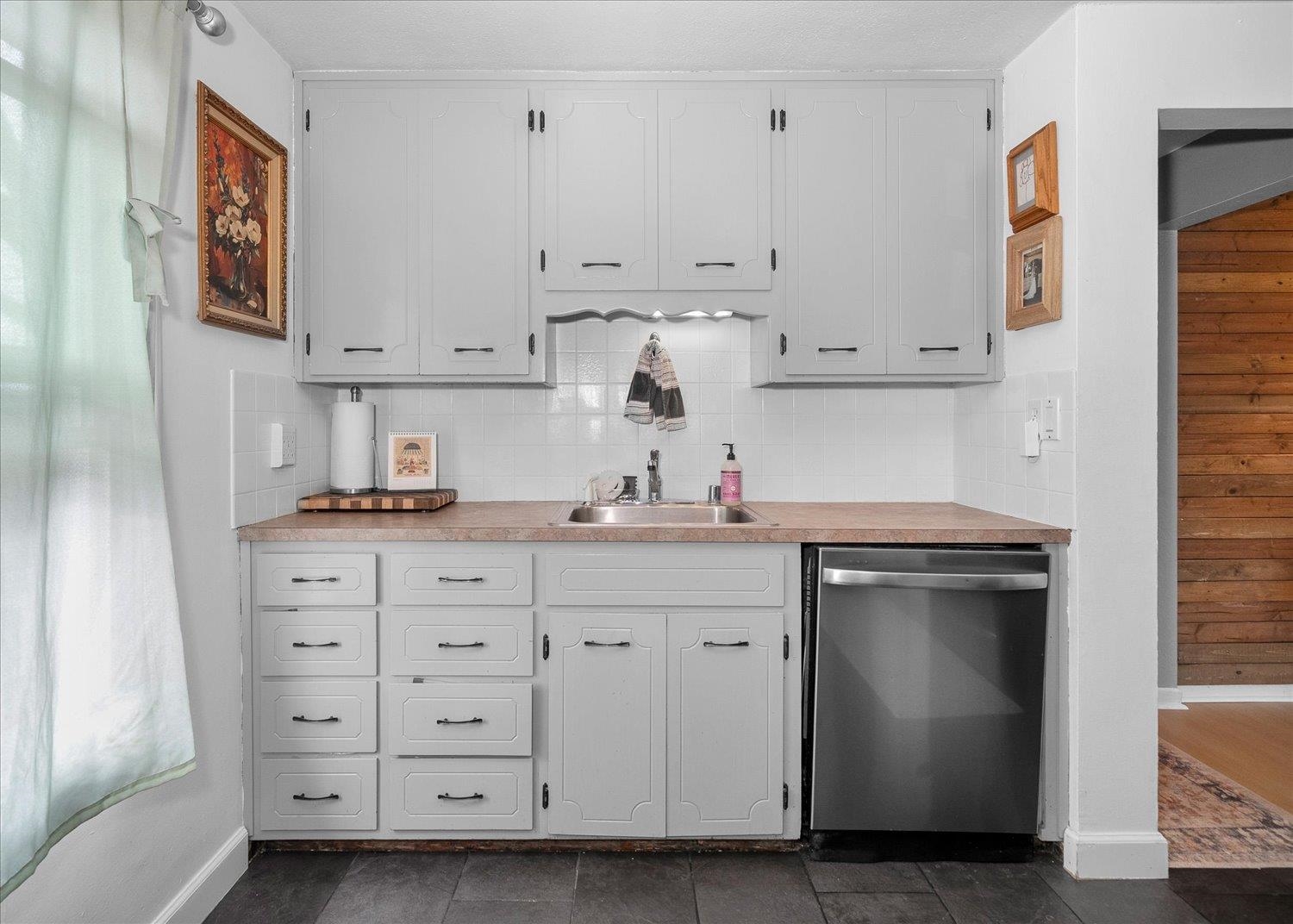 2307 West Rowan Avenue Spokane, WA 99205 - Photo 4 of 21