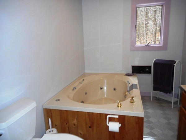 95 Secret Lake Road Phillipston, MA 01331 - Photo 10 of 25