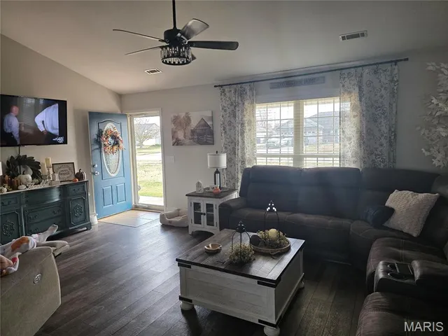 $229,900 | 806 Innsbruck Lane, Sikeston, MO 63801