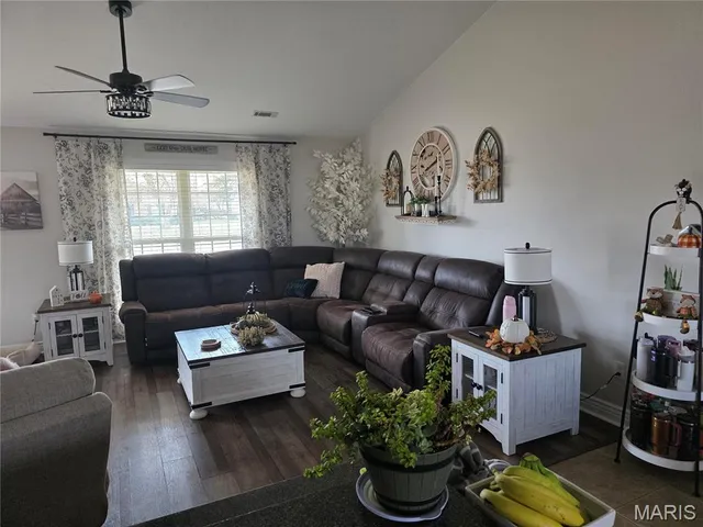 $229,900 | 806 Innsbruck Lane, Sikeston, MO 63801