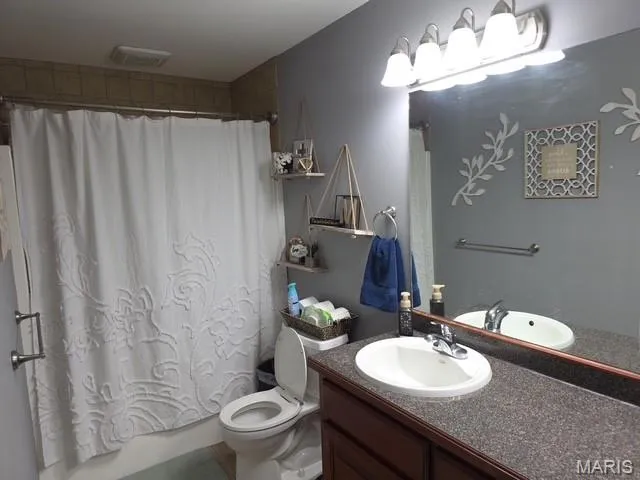 $229,900 | 806 Innsbruck Lane, Sikeston, MO 63801