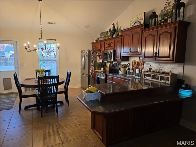 $229,900 | 806 Innsbruck Lane, Sikeston, MO 63801