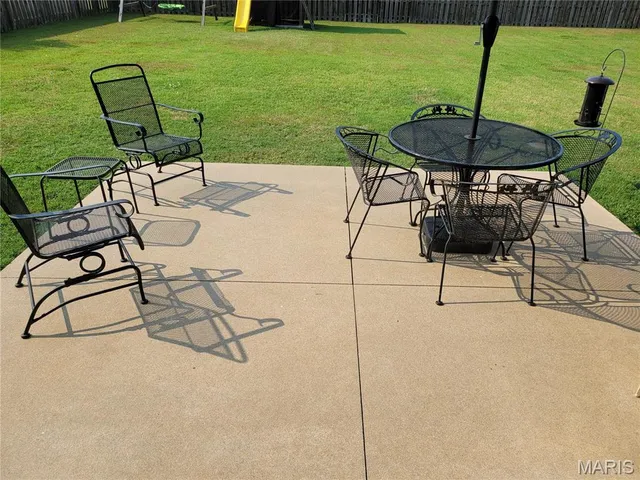 $229,900 | 806 Innsbruck Lane, Sikeston, MO 63801