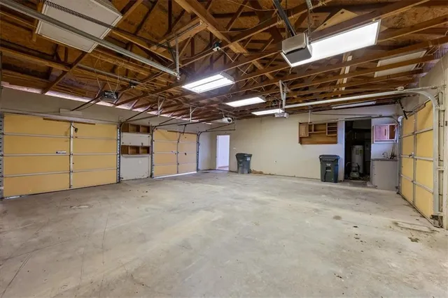 $599,000 | 1573 North 1100th Road, Lawrence, KS 66046