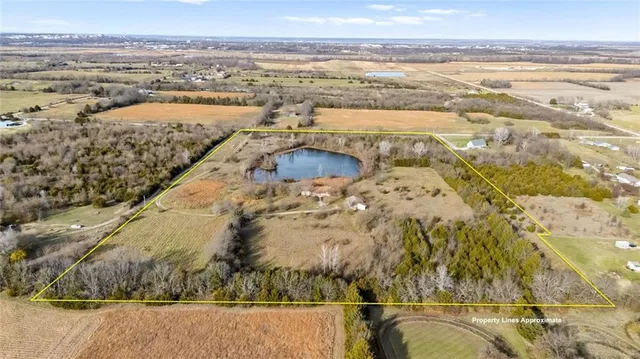 $599,000 | 1573 North 1100th Road, Lawrence, KS 66046