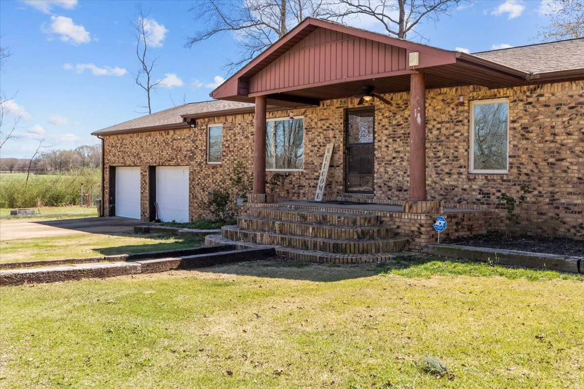 1092 Crockett Road New Johnsonville, TN 37134 - Photo 1 of 39