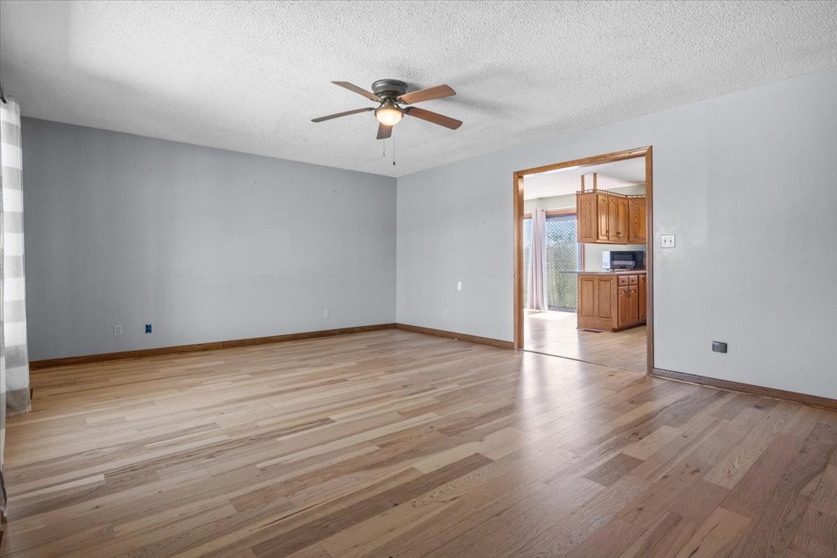 1092 Crockett Road New Johnsonville, TN 37134 - Photo 6 of 39