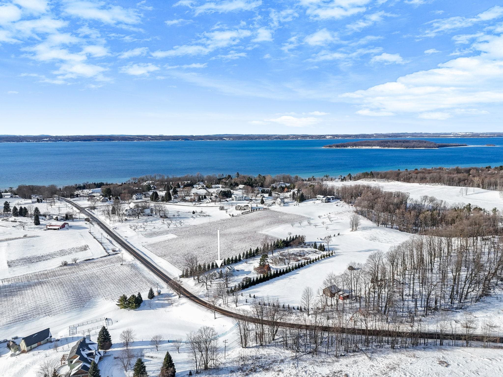 1189 Gray Road Traverse City, MI 49686 - Photo 3 of 35 Gallery Image 3