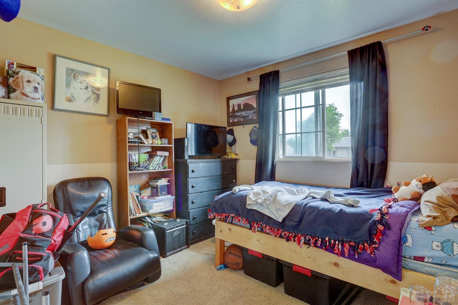 1629 Southwest 33rd Street Redmond, OR 97756 - Photo 9 of 13 Additional Photo