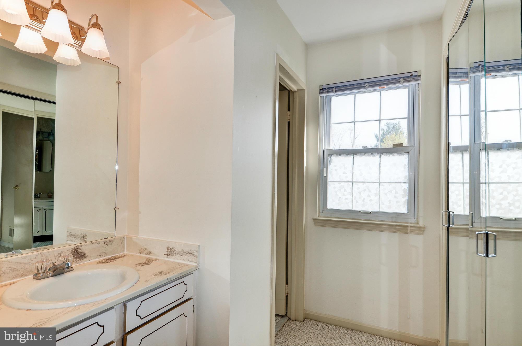 5514 Dunsmore Road Alexandria, VA 22315 - Photo 15 of 30 Vanity Area