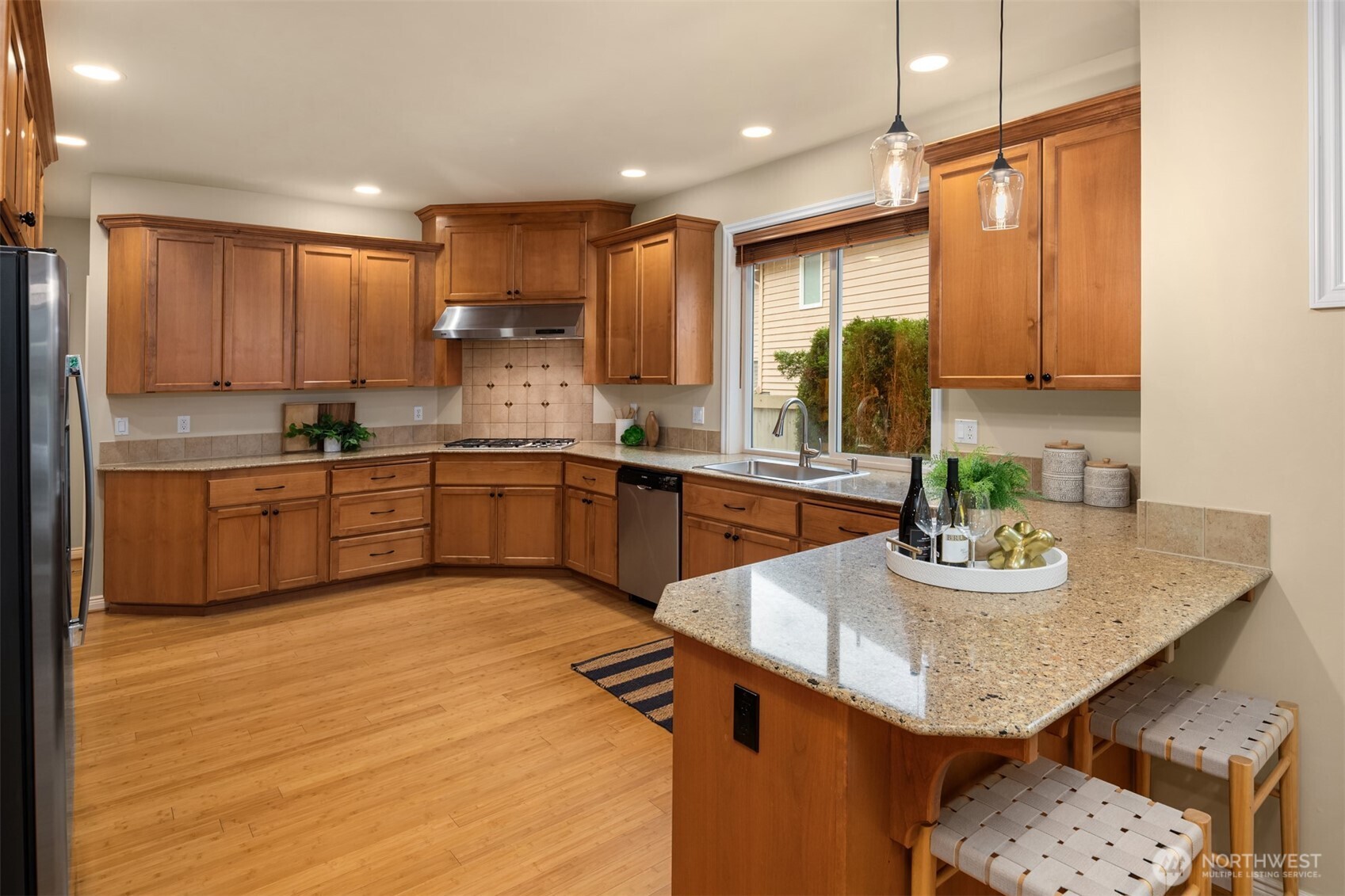 818 South 36th Place Renton, WA 98055 - Photo 5 of 28 Gallery Image 5
