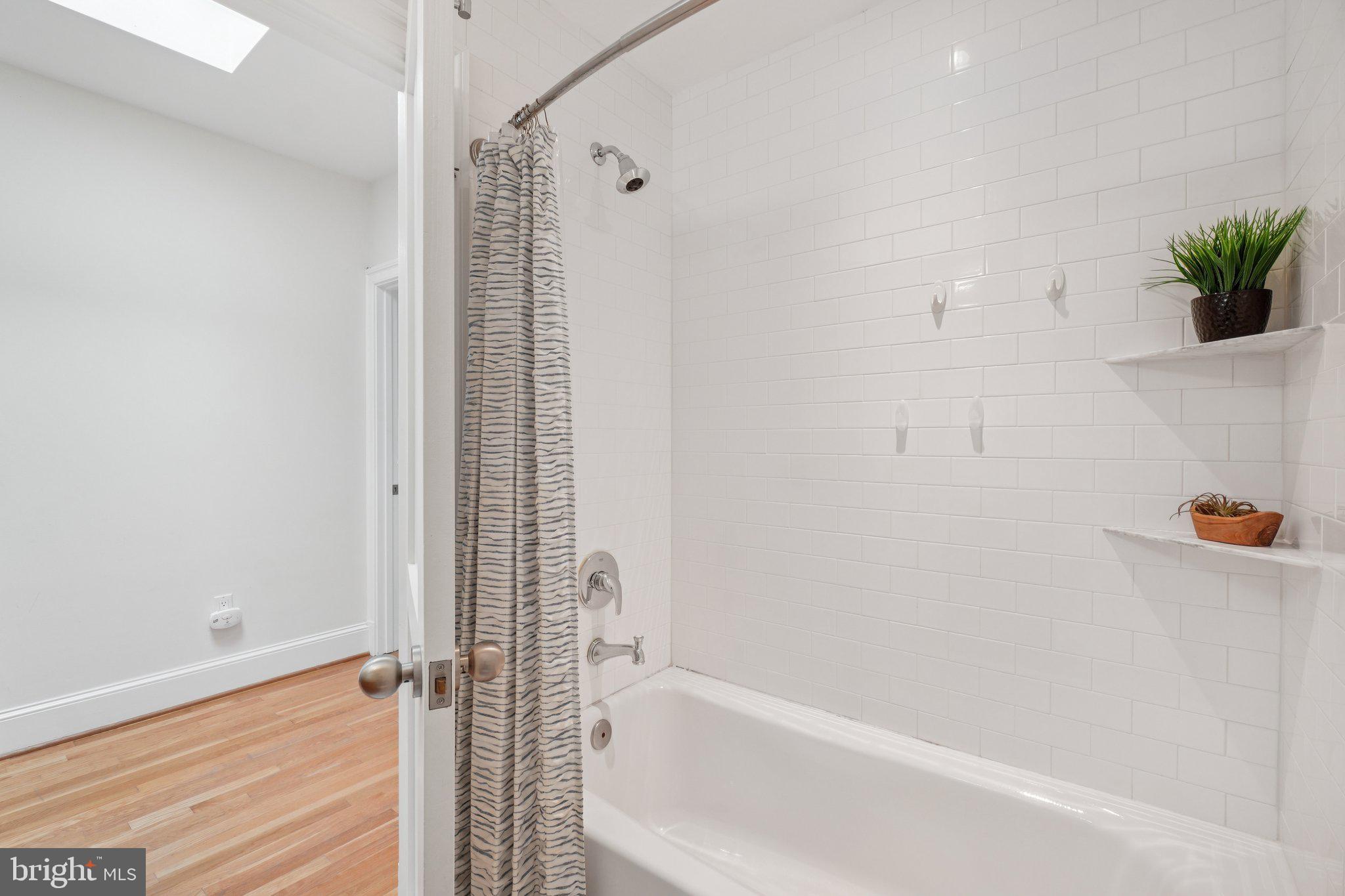 222 Longfellow Street Northwest Washington, DC 20011 - Photo 23 of 39